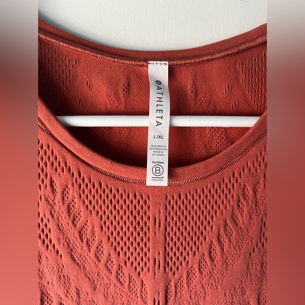 Athleta Ujjayi Crop Tank in Etruscan Red Size L/XL - Picture 2 of 3